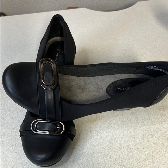 Wear ever Black Flats with Silver Detail - Picture 5 of 6